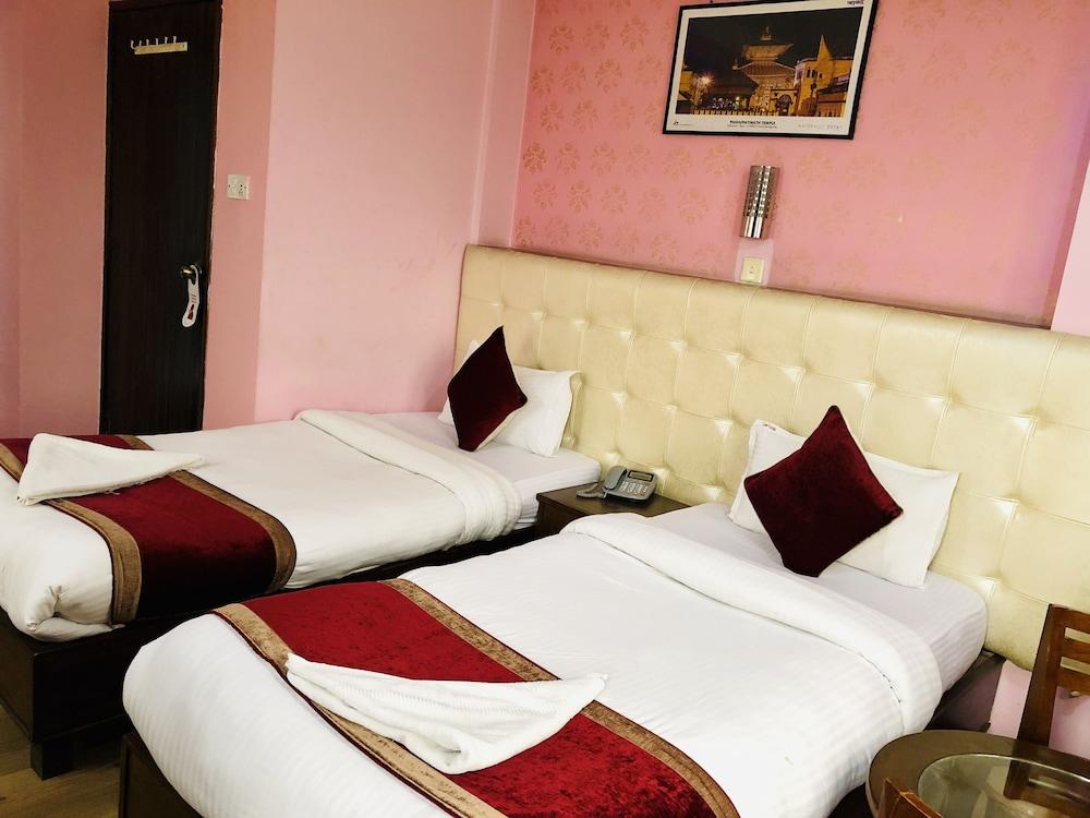 Backyard Hotel Kathmandu Exteriör bild