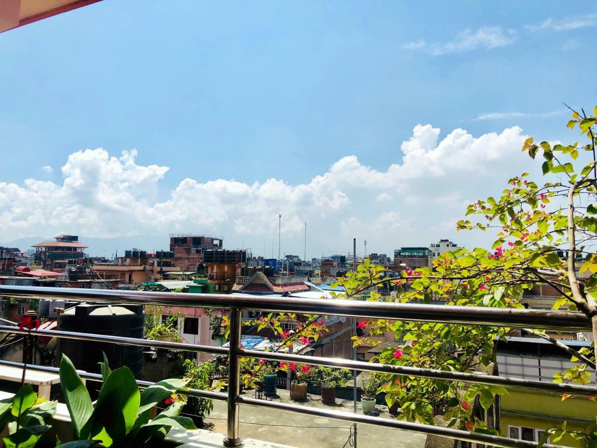 Backyard Hotel Kathmandu Exteriör bild
